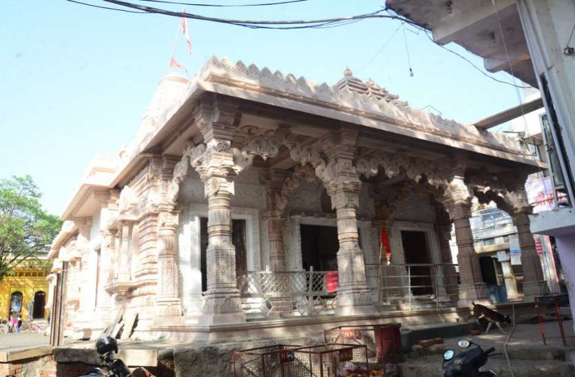 badi khermai mandir Corona virus effect: देवी मंदिरों के लिए विख्यात है प्रदेश का यह शहर, इस बार नहीं पहुंच पा रहे भक्त