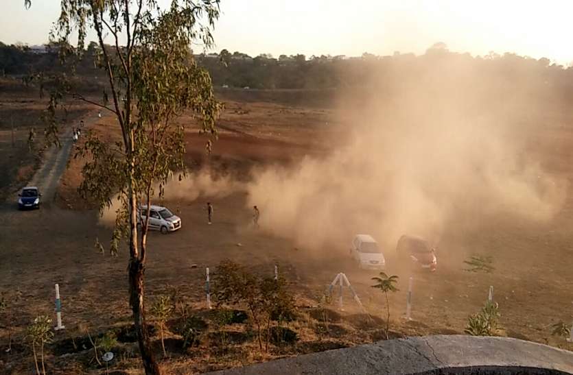 illegal-car-racing कार रेसिंग का स्पॉट बना कलियसोत डैम