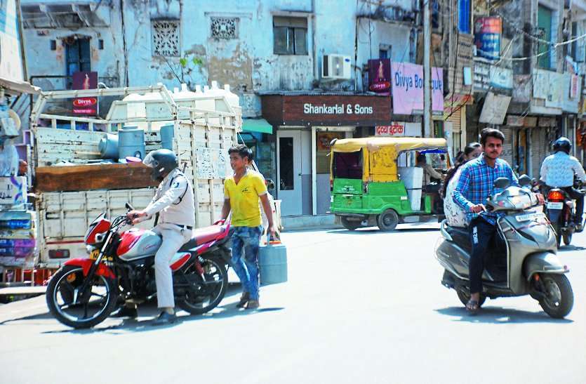 police gwalior not following traffic rules police gwalior not following traffic rules