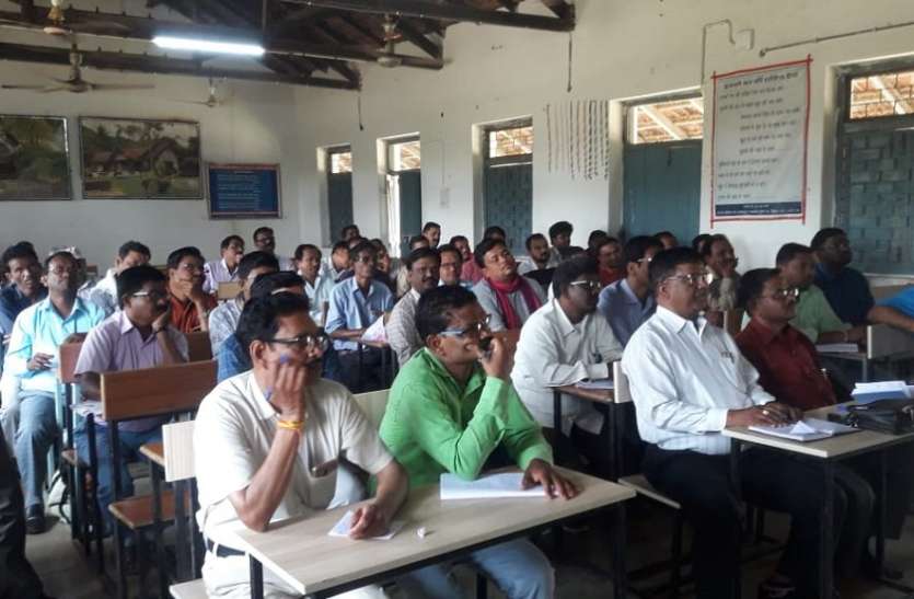 balaghat कैसे कराना है चुनाव, दलों को दिया जा रहा प्रशिक्षण