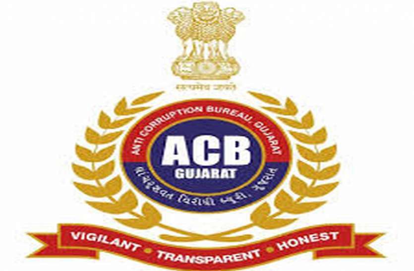 file पुलिसवाले को मंहगा पड़ा मिठाई की दुकान के सामने मिठाई लेना