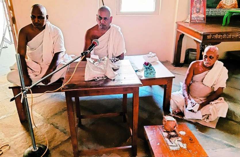 alirajpur 150 years old Jain temple 150 साल पुराने जैन मंदिर का जल्द होगा जीर्णोद्धार