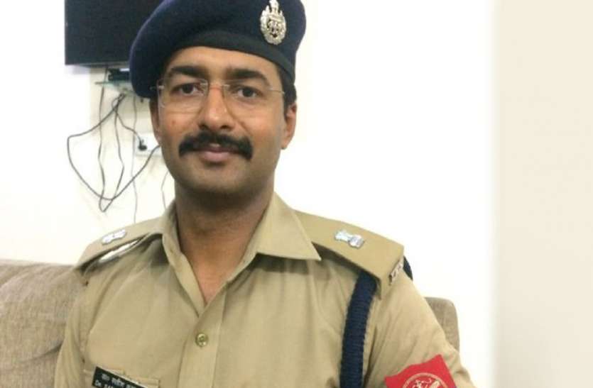 barabanki बाराबंकी घूसकांड मामले में एसपी डॉक्टर सतीश कुमार सस्पेंड, डीजीपी की सिफारिश पर चुनाव आयोग की संस्तुति, जल्द होगी नए एसपी की तैनाती