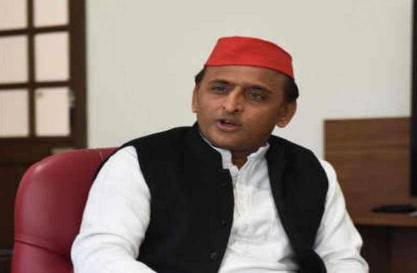 sp करोड़पति गठबंधन प्रत्याशी की पत्नी हथियारों की है शौकीन