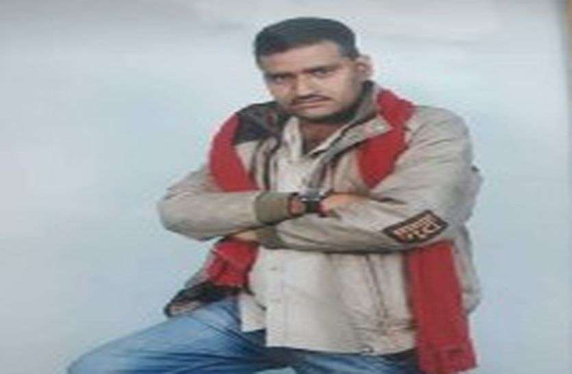 police found dead body of a missing man in well दुर्गंध से जीना हुआ दुश्वार, जब देखा कुएं में तो फटी रह गई आंखें