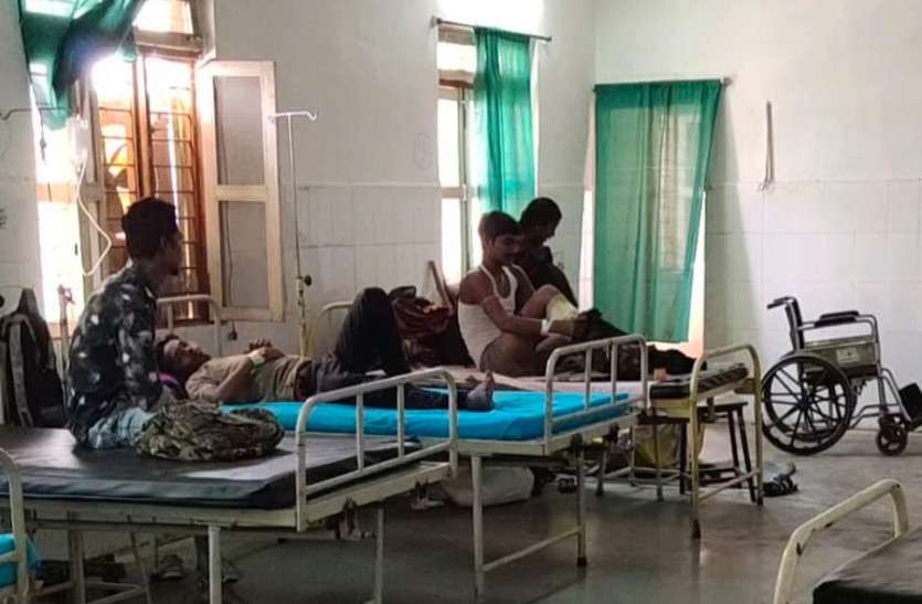 न्यूज इम्पैक्ट : खराब पड़े कूलर की कराई गई मरम्मत, नए कूलर भी खरीदे गए, अब मरीजों को मिलेगी राहत न्यूज इम्पैक्ट : खराब पड़े कूलर की कराई गई मरम्मत, नए कूलर भी खरीदे गए, अब मरीजों को मिलेगी राहत