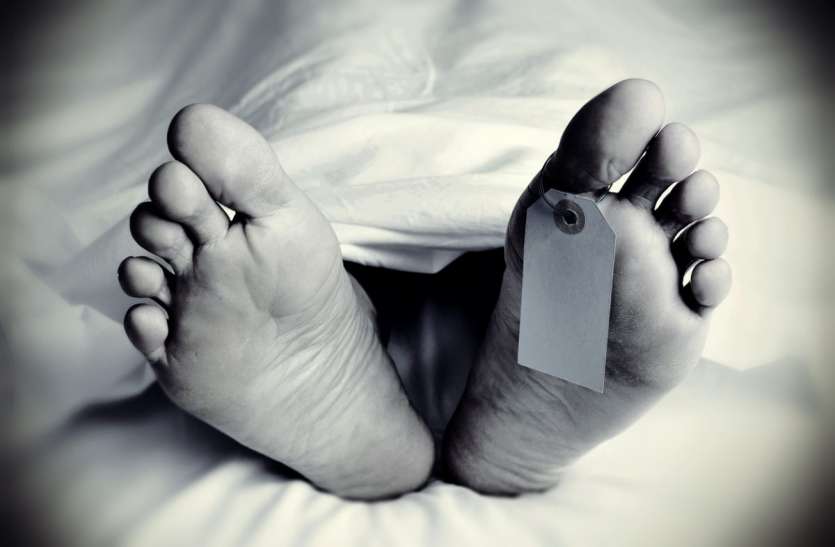 youth killed in road accident डंपर के पहिए में दबा बाइक सवार, दर्दनाक मौत