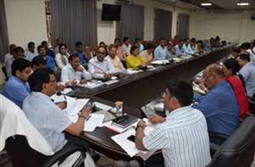 DM जिला निर्वाचन अधिकारी के आदेश के बाद भी इस अफसर ने किया ऐसा काम, फिर जो हुआ