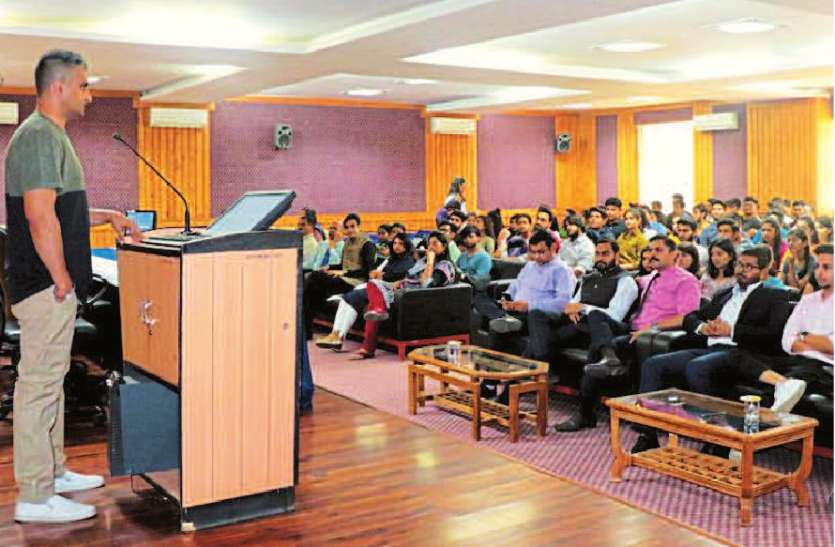 workshop दुनिया में केवल 50 परसेंट लोगों तक ही पहुंच पाया है इंटरनेट