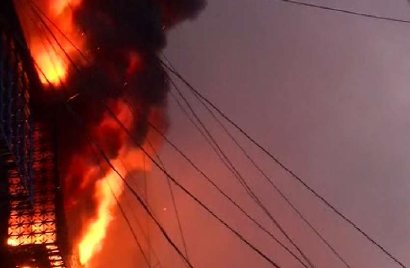 Fire,action,rescue,department,fail,take, विभाग की नाक तले उड़ रही नियमों की धज्जियां