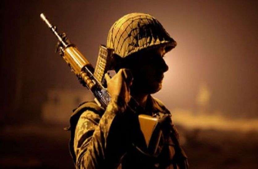 Army personnel not getting pension in Pali देश की सीमाओं पर 19 वर्ष सेवा देकर घर लौटा पूर्व सैनिक, अब बैंककर्मी कटवा रहे हैं चक्कर