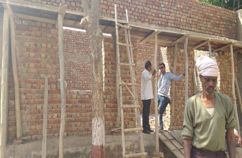 late-latifi-officials-of-labor-department-heavy-on-workers श्रम विभाग के अधिकारियों की लेट-लतीफी, श्रमिकों पर भारी