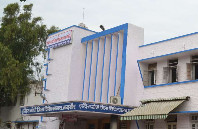 patrika डॉक्टरों पर काम का भार, अधिकारियों को नहीं सरोकार
