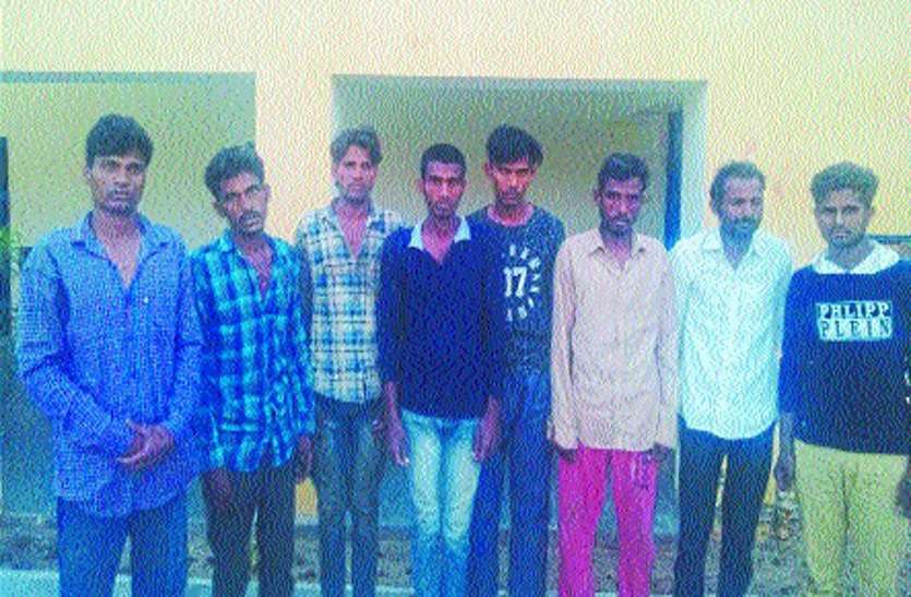 Theft दिन में करते थे नौकरी और रात होते ही चुरा ले जाते थे कीमती सामान