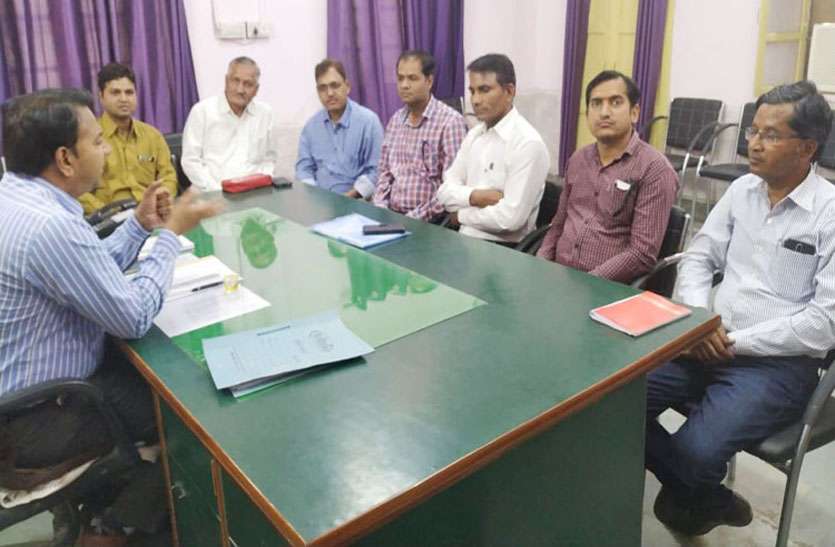investigation-team-to-monitor-expenditure-of-candidates रिर्टंनिग अधिकारी ने जांच दलों के सदस्यों को दिए निर्देश, प्रत्याशियों के चुनाव व्यय पर रखे पूरी निगरानी