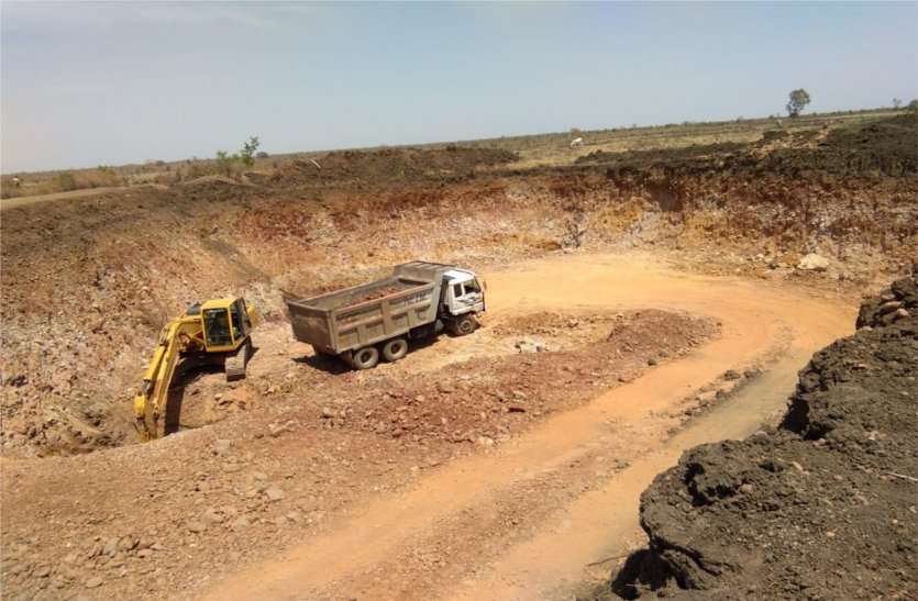Eight vehicles of sand, ballast, coal seized in Bilaspur खनिज के अवैध परिवहन के खिलाफ चलाया अभियान, रेत, गिट्टी, कोयले के आठ वाहन जब्त