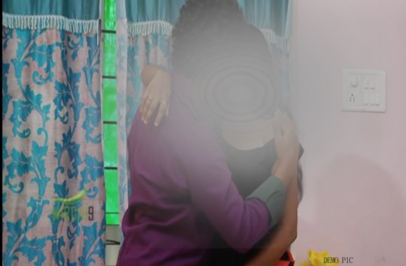 Girl boy suicide in Banda शादी तय हुई तो लड़की रात में पहुंच गई प्रेमी के घर, दोनों ने कमरा अंदर से कर लिया बंद, जब सुबह दादी पहुंची तो...