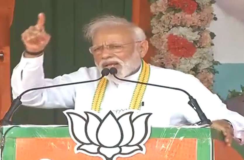 narendra modi पीएम मोदी और सीएम योगी की सुरक्षा में भारी चूक, मंच के नीचे लगी आग, SPG की टीम आज आएगी जांच करने, देखें वीडियो