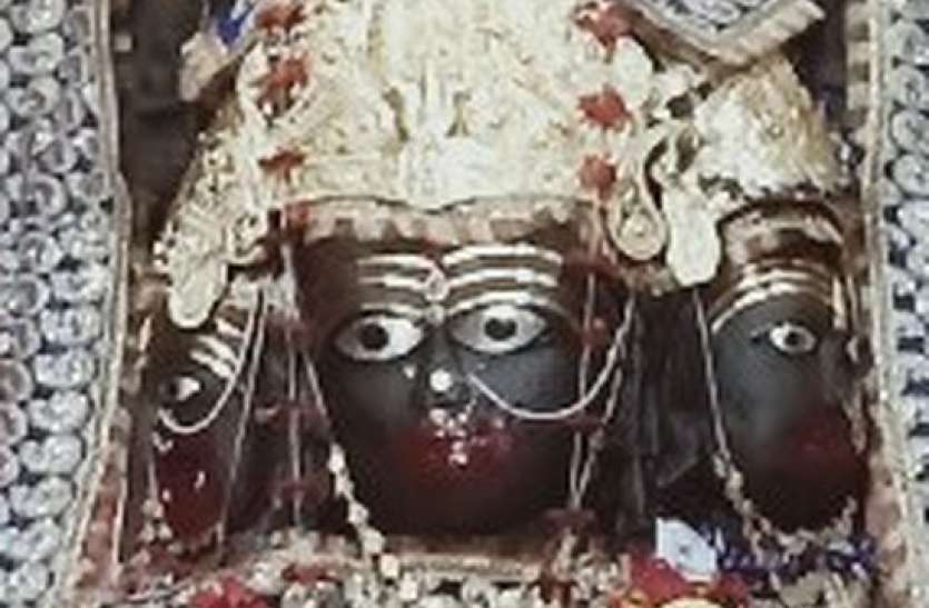maa tripur sundari एक हजार साल पुरानी है इस देवी की प्रतिमा, भूमि से हुई थीं अवतरित