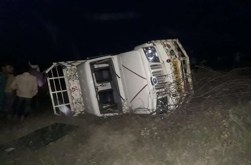 big accident in shravasti मुंडन संस्कार में जा रहे थे शामिल होने, अचानक हुआ कुछ ऐसा कि सब रह गए दंग