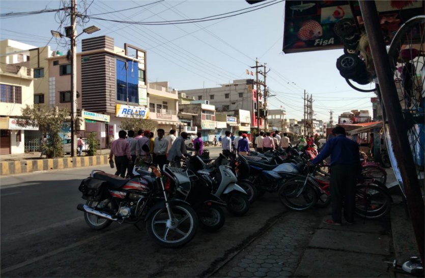 Police can not see the foreigners, the elections are affected परदेशियों पर नहीं पुलिस की नजर, कर सकते हैं चुनाव प्रभावित, पढ़े खबर