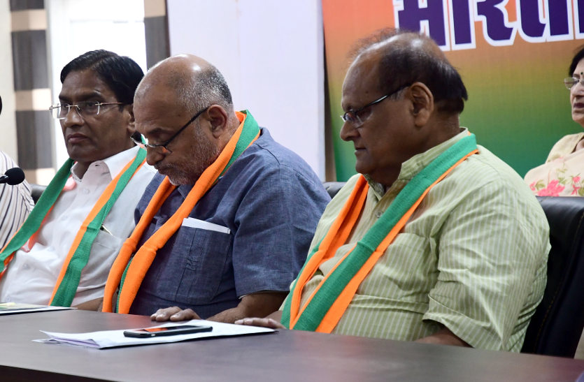 bjp meeting मीटिंग में भड़का भाजपा पूर्व पार्षद, कहा : वैसे याद करते नहीं, चुनाव आते ही हमारी जरूरत महसूस हो गई