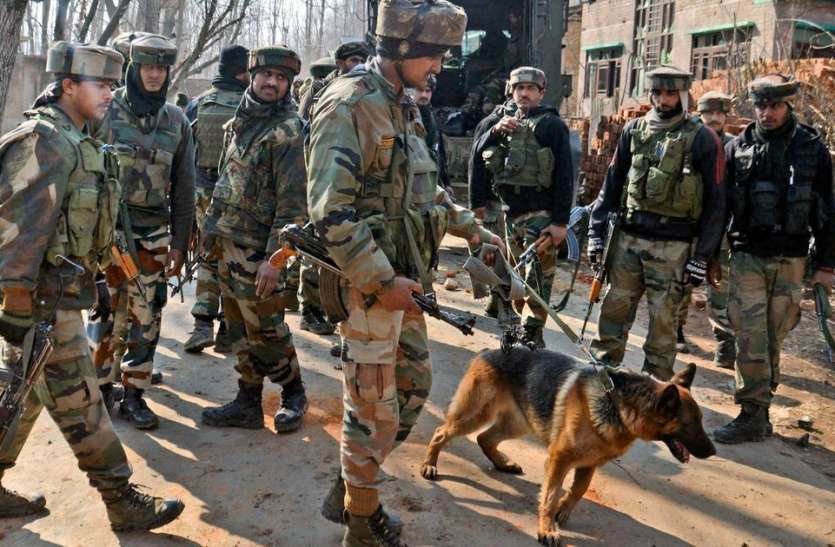 jk police जम्मू-कश्मीर: किश्तवाड़ आतंकी हमले में RSS नेता समेत दो की मौत, तनाव के बीच इलाके में कर्फ्यू