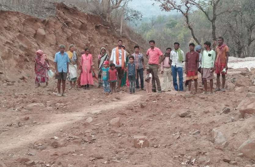 Sajapahad villagers छत्तीसगढ़ के इन 8 गांव के लोगों ने कलक्टर को लिखा पत्र, कहा- ... तो हम लोकसभा चुनाव का करेंगे बहिष्कार
