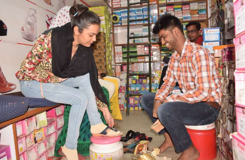 change footwear style in summer समर में बदल गए गल्र्स के फुटवियर स्टाइल