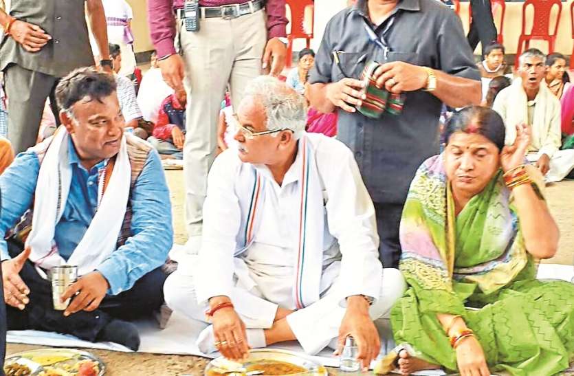 Chief Minister Bhupesh said that former CM Dr Raman Singh has cheated मुख्यमंत्री भूपेश ने कहा ऐसा कोई सगा नहीं जिसे डॉ.रमन सिंह ने कभी ठगा नहीं, हाँ हमने कर्ज लिया लेकिन ये किसानों का कर्ज माफ करने लिया है