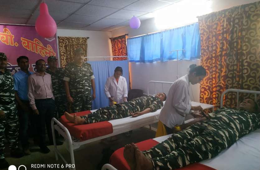 raktdan एक सैकड़ा से अधिक जवानो ने किया रक्तदान