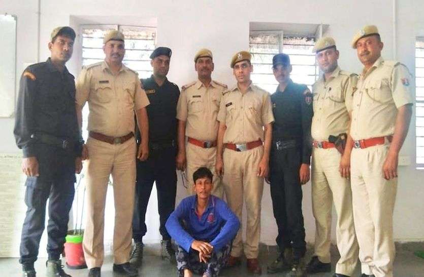 Alwar Police Arrest Accused Of Killing Child In Tijara Area मासूम बालक को फुसलाकर पहाड़ पर ले गया यह दरिंदा, फिर किया कुकर्म और गला दबाकर की हत्या और बोरे मे बांधकर जला दिया