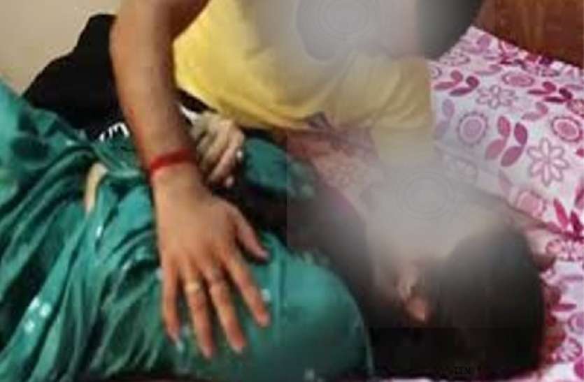 villagers-beeten-the-rape-charge-man-in-sitapur घर वापस आ रही थी 60 साल की महिला, तभी पकड़कर अपने साथ ले गया युवक, और फिर दोनों...