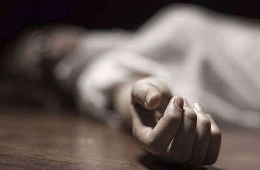crime news मां को किसी गैर मर्द के साथ ऐसी हरकत देख खो बैठा अपना आपा, फिर बेटे ने दे दी दर्दनाक मौत