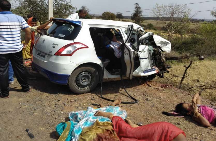 Breaking मैहर शारदा माता के दर्शन कर लौट रहे भक्तों की कार दुर्घटनाग्रस्त,मासूम सहित 2 की मौके पर मौत Breaking मैहर शारदा माता के दर्शन कर लौट रहे भक्तों की कार दुर्घटनाग्रस्त,मासूम की मौके पर मौत