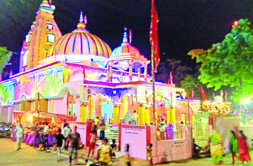 CG News मां की आराधना में डूबे श्रद्धालु, आज पंचमी पर होगी विशेष पूजा