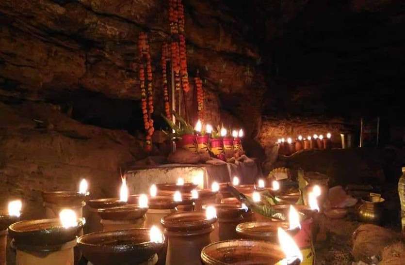 Chaitra Navratri पंचमी पर आज होंगे विशेष अभिषेक पूजन, देवी मंदिरों में जसगीतों की होगी धूम