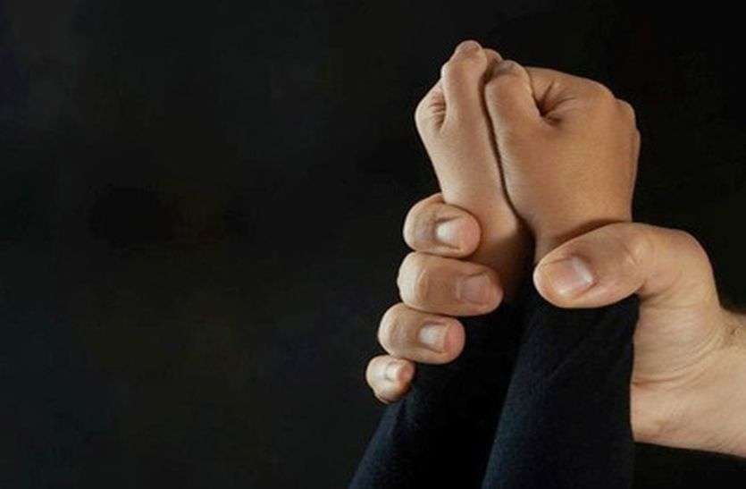 Imprisoned accused of molesting girl 11वीं की छात्रा से करता था छेड़छाड़, अब हुई छह माह की कैद