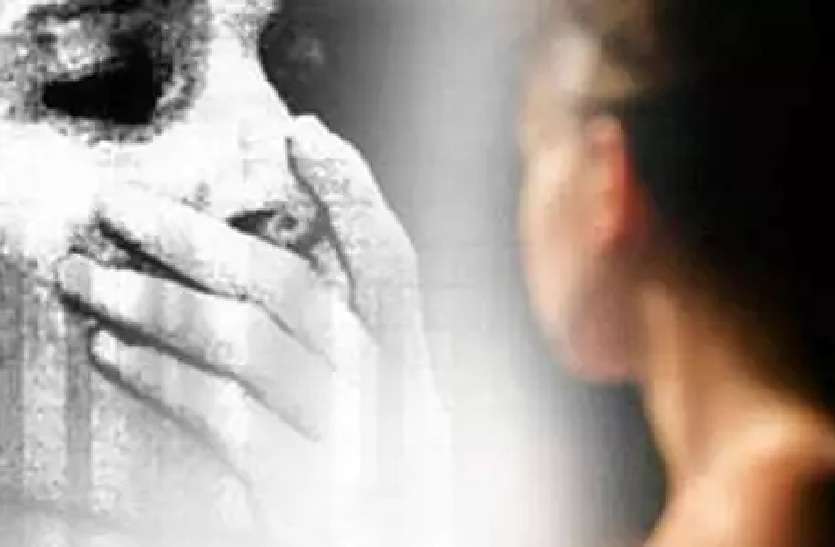 Rape in bhadohi UP में एक ही परिवार के दो युवकों पर दो लड़कियों का रेप करने का आरोप, वीडियो भी किया वायरल