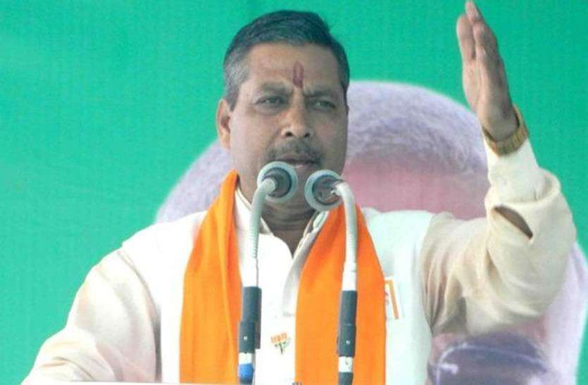 Bank Capture Land Of Firm Of Former Alwar MLA Banwari Lal SInghal पूर्व विधायक बनवारी लाल सिंघल की फर्म की जमीन पर बैंक ने लिया कब्जा, जमीन गिरवी रखी थी और 40 करोड़ थे बकाया