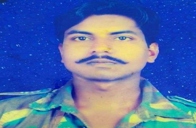 up news दंतेवाड़ा नक्सली हमले में शहीद हुए गोरखपुर के लाल दंतेश्वर मौर्य