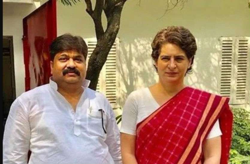 priyanka gandhi लोकसभा चुनाव: कांग्रेस में शामिल हो सकते हैं पूर्व सपा विधायक, प्रियंका से की मुलाकात