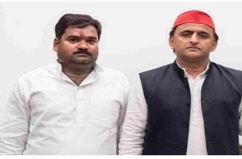 akhilesh yadav अखिलेश यादव ने दस्यु ददुआ के बेटे को उतारा चुनाव मैदान में इस लोकसभा सीट से मिला टिकट