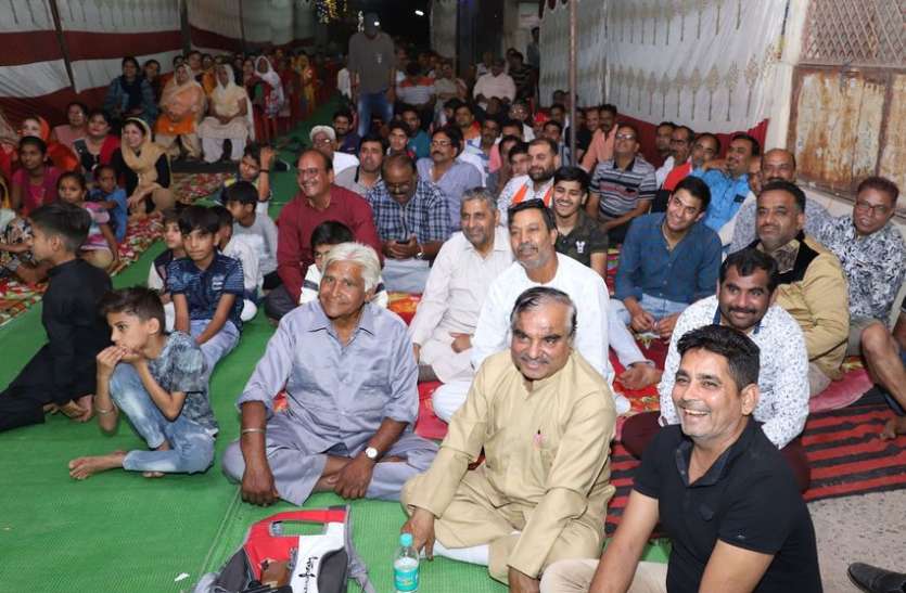 kavi sammelan कवि सम्मेलन का आयोजन