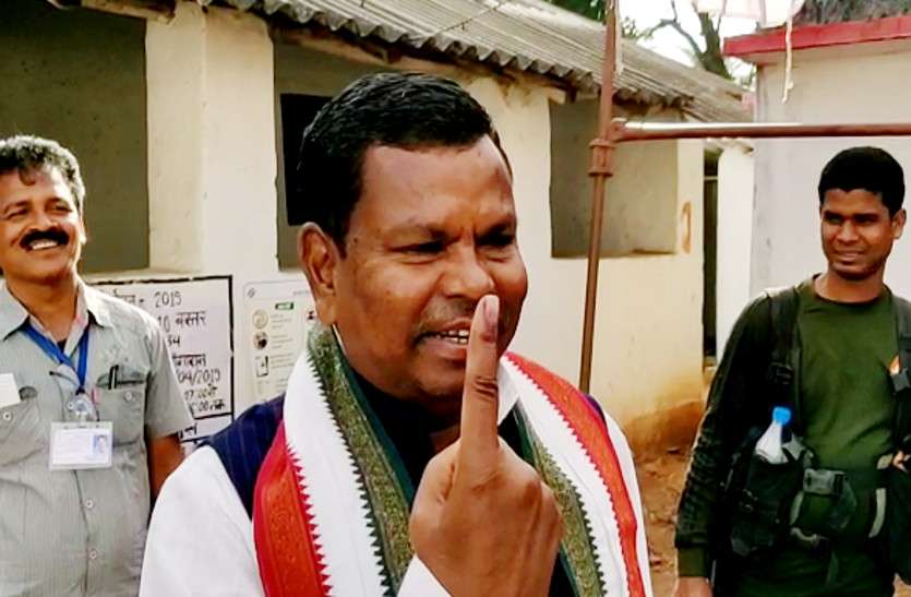 lok sabha election 2019 मतदान के बाद मंत्री कवासी लखमा ने किया कांग्रेस की जीत का दावा, कहा - राहुल बनेंगे देश के PM