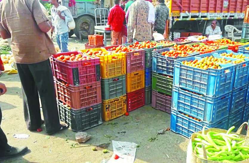 krishi upaj mandi jabalpur सब्जियों पर महंगाई की मार, आसमान छू रहे दाम... देखें वीडियो