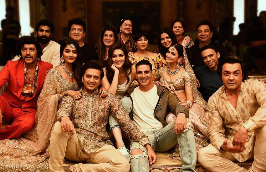 Housefull 4: इस बार 16वीं शताब्दी के राजा बन दर्शकों को गुदगुदाएंगे अक्षय कुमार,जानें बाकी एक्टर्स के कैसे होंगे रोल