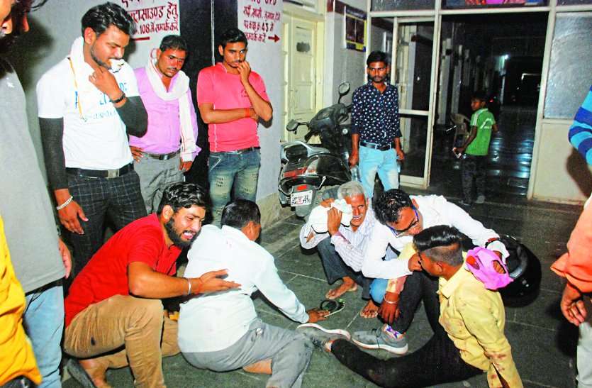 running four wheeler tyre burst two died in accident डोली से पहले इस घर से निकलीं अर्थियां, दुल्हन हुई बेहोश घर में मचा हाहाकार