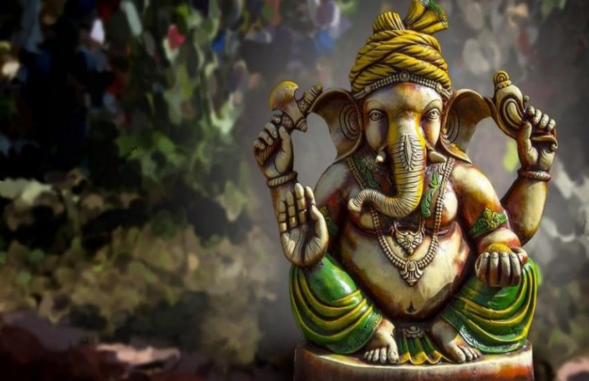 कर्ज से छुटकारा पाने के लिए ऐसे करें गणेश जी की पूजा, जल्द बरसेगी कृपा