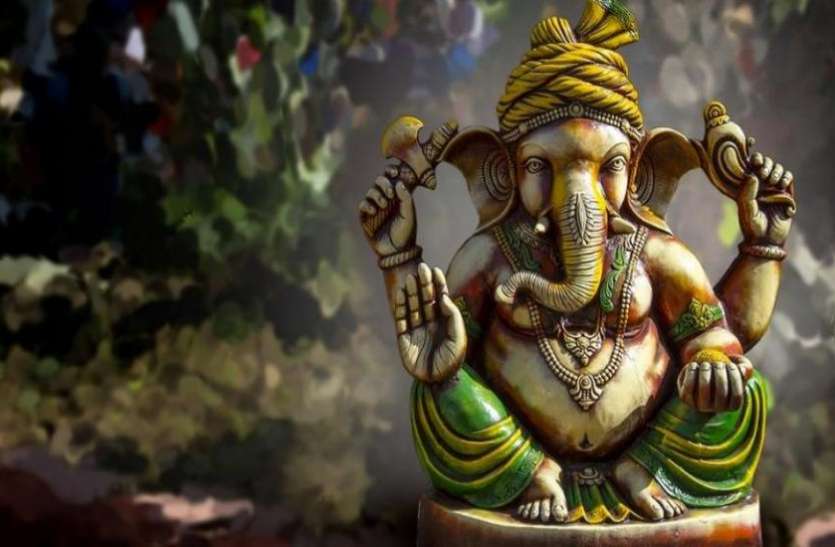 कर्ज से छुटकारा पाने के लिए ऐसे करें गणेश जी की पूजा, जल्द बरसेगी कृपा कर्ज से छुटकारा पाने के लिए ऐसे करें गणेश जी की पूजा, जल्द बरसेगी कृपा
